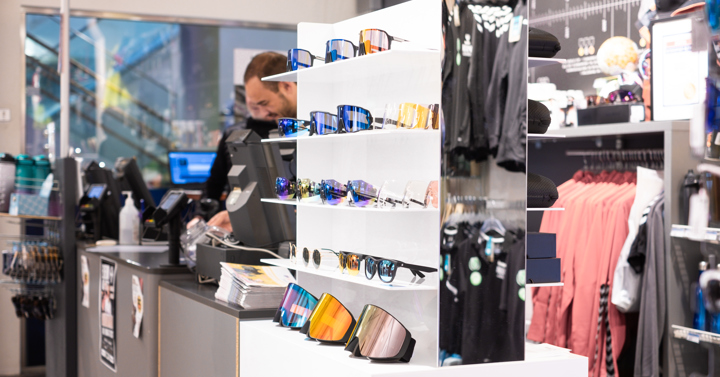 Specula diskdisplay til solbriller i plexiglass fra Plexon